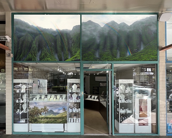 WindwardJewelersComp_After-600w Windward Jewelers Retail Store after UV Window Art Tint installed.